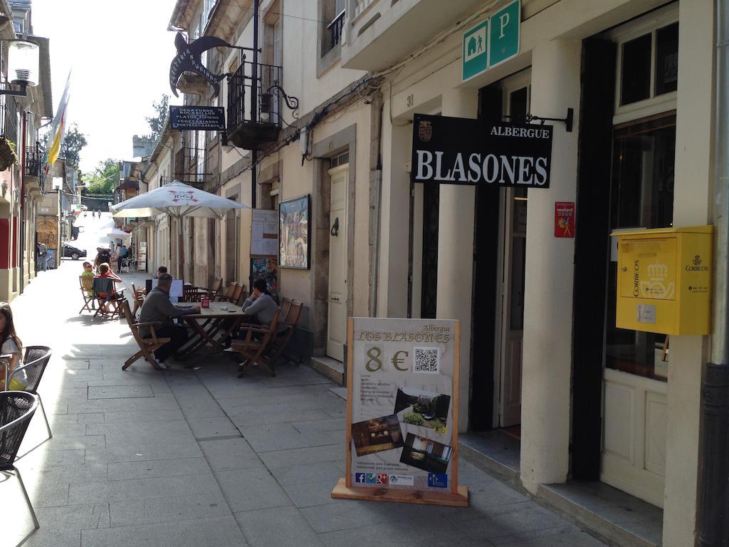 Albergue Los Blasones Sarria Exterior photo